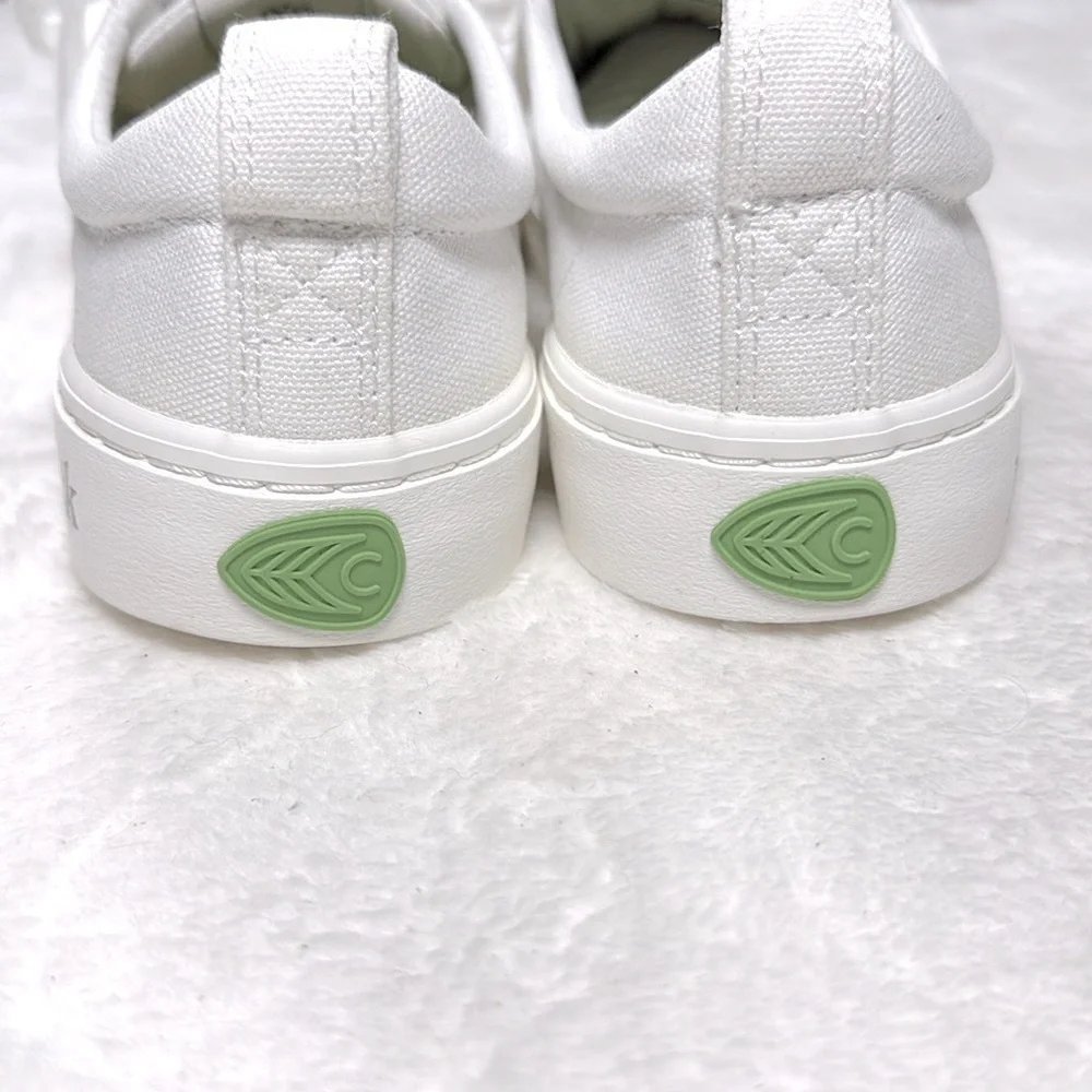 Cariuma x Crooked Sneakers Women 7.5 White Canvas No Steps Back Low Top